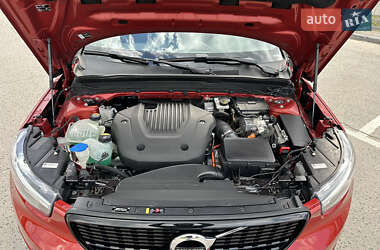 Внедорожник / Кроссовер Volvo XC40 2020 в 