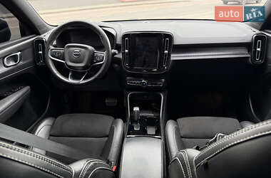 Позашляховик / Кросовер Volvo XC40 2020 в 