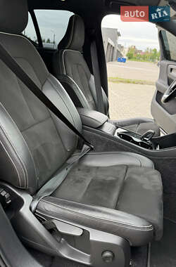 Позашляховик / Кросовер Volvo XC40 2020 в 