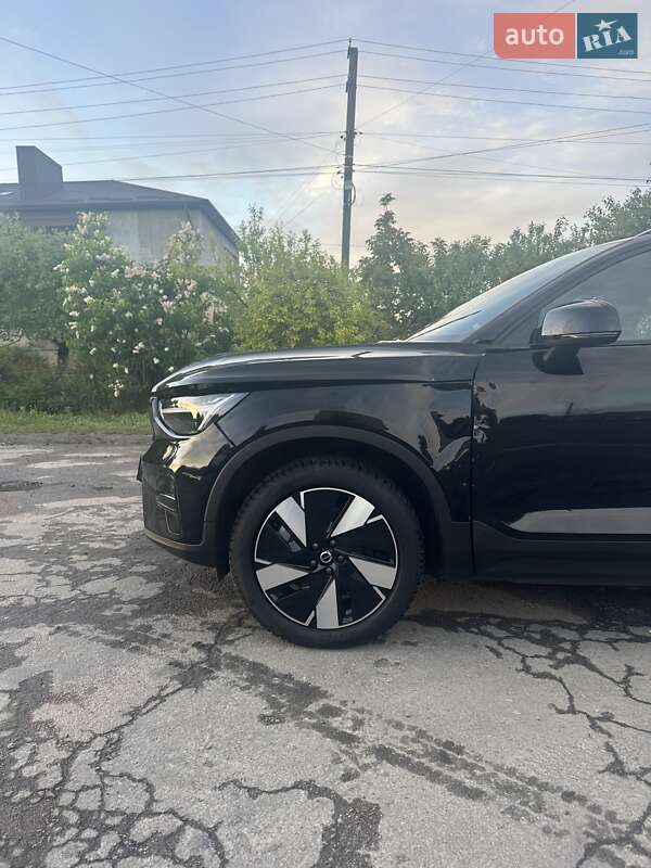 Внедорожник / Кроссовер Volvo XC40 2023 в Ровно