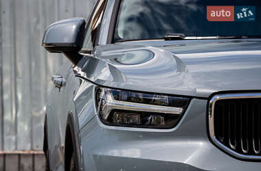 Позашляховик / Кросовер Volvo XC40 2020 в 