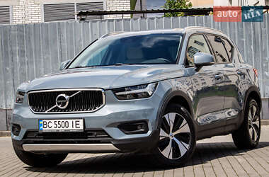 Позашляховик / Кросовер Volvo XC40 2020 в 
