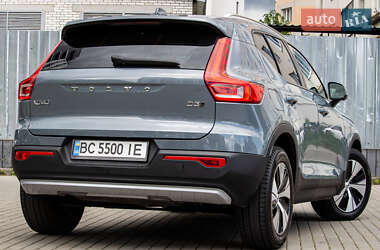 Позашляховик / Кросовер Volvo XC40 2020 в 