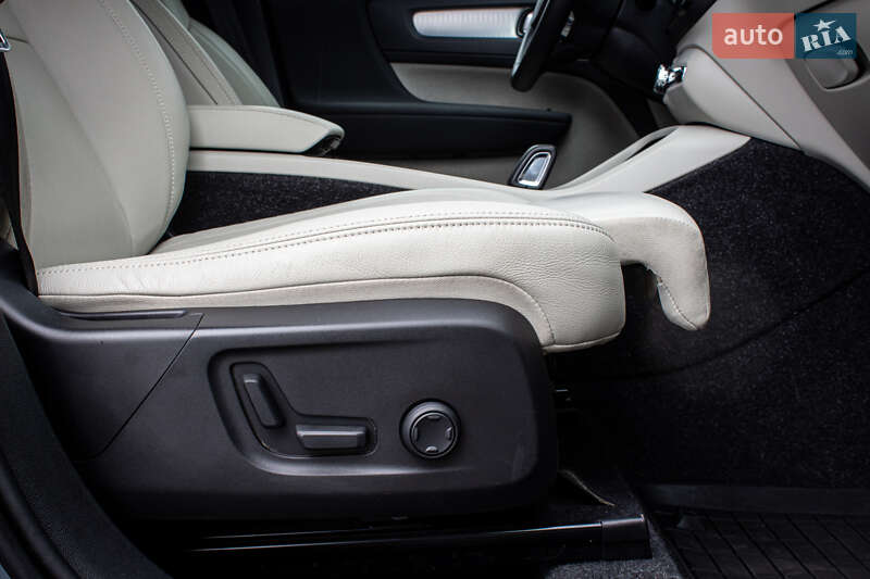 Позашляховик / Кросовер Volvo XC40 2020 в Львові