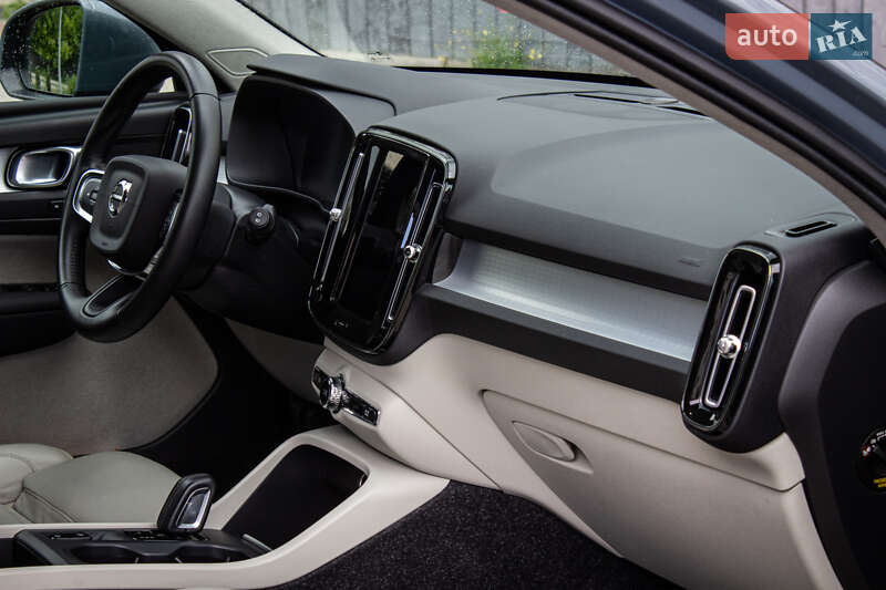 Позашляховик / Кросовер Volvo XC40 2020 в Львові
