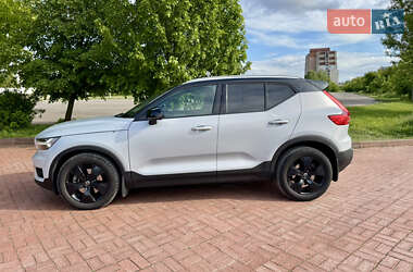 Внедорожник / Кроссовер Volvo XC40 2019 в Сумах