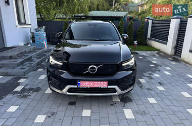 Позашляховик / Кросовер Volvo XC40 2021 в 