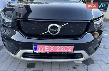 Позашляховик / Кросовер Volvo XC40 2021 в 
