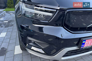 Позашляховик / Кросовер Volvo XC40 2021 в 