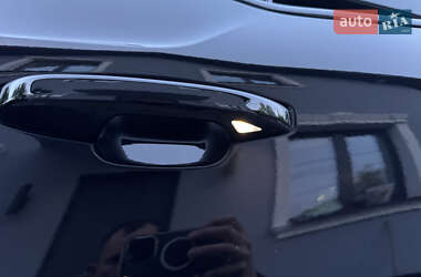 Позашляховик / Кросовер Volvo XC40 2021 в 