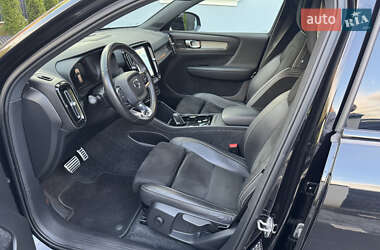 Позашляховик / Кросовер Volvo XC40 2021 в 