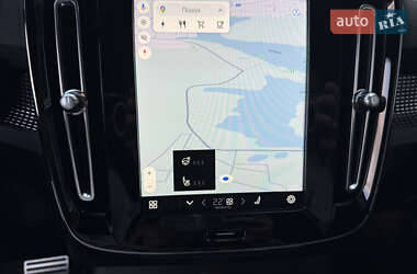 Позашляховик / Кросовер Volvo XC40 2021 в 