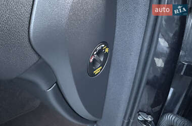 Позашляховик / Кросовер Volvo XC40 2021 в 