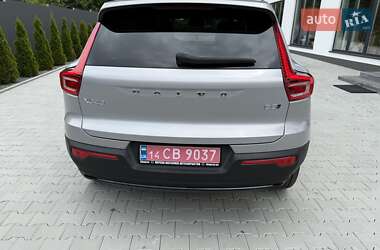 Внедорожник / Кроссовер Volvo XC40 2023 в 