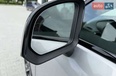 Внедорожник / Кроссовер Volvo XC40 2023 в 