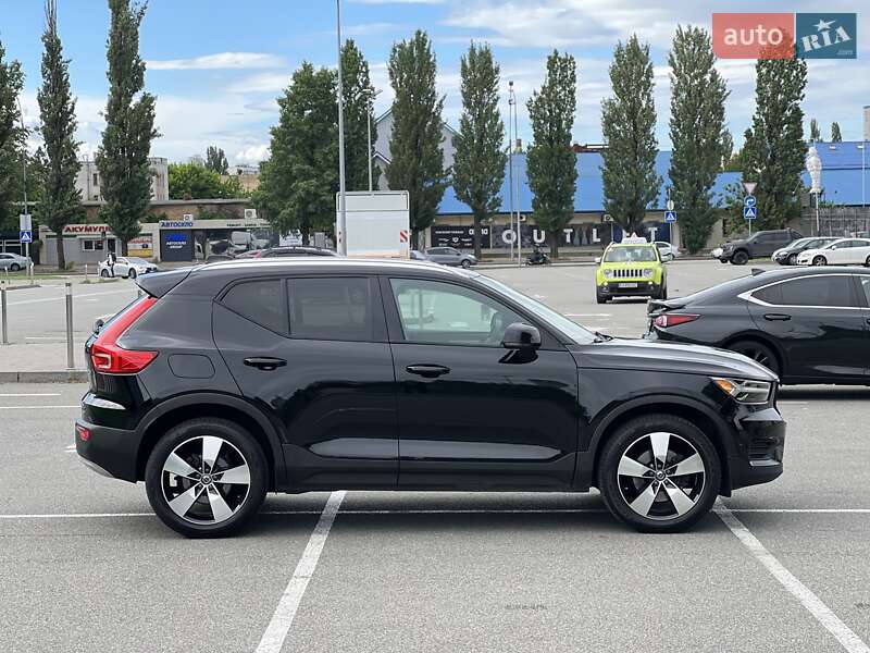 Внедорожник / Кроссовер Volvo XC40 2018 в Киеве