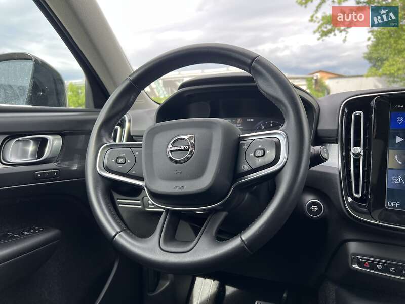 Внедорожник / Кроссовер Volvo XC40 2018 в Киеве