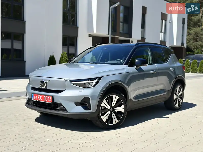 Внедорожник / Кроссовер Volvo XC40 2023 в 