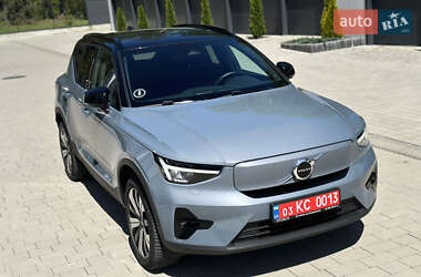 Внедорожник / Кроссовер Volvo XC40 2023 в 