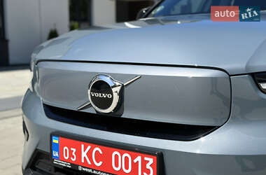 Внедорожник / Кроссовер Volvo XC40 2023 в 