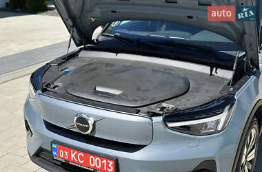 Внедорожник / Кроссовер Volvo XC40 2023 в 