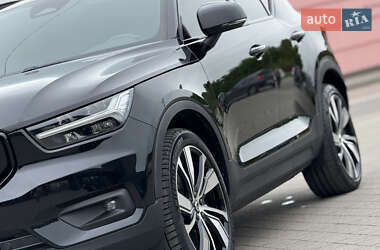 Позашляховик / Кросовер Volvo XC40 2020 в 