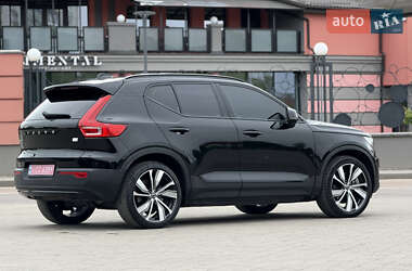 Позашляховик / Кросовер Volvo XC40 2020 в 