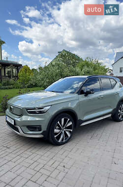Позашляховик / Кросовер Volvo XC40 2021 в 