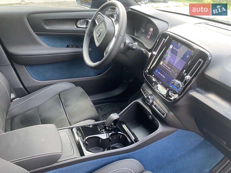 Внедорожник / Кроссовер Volvo XC40 2022 в Львове