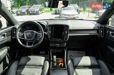 Внедорожник / Кроссовер Volvo XC40 2021 в 