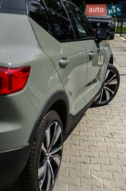 Внедорожник / Кроссовер Volvo XC40 2021 в 