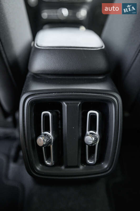 Внедорожник / Кроссовер Volvo XC40 2020 в Львове фото 26 Внедорожник / Кроссовер Volvo XC40 2020 в Львове