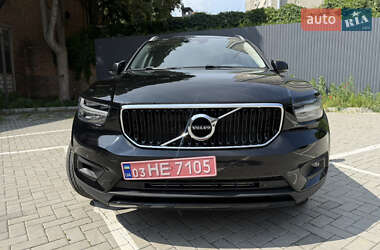Внедорожник / Кроссовер Volvo XC40 2021 в 