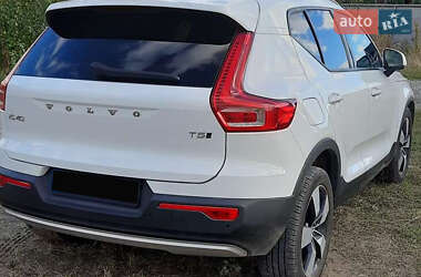 Внедорожник / Кроссовер Volvo XC40 2019 в 