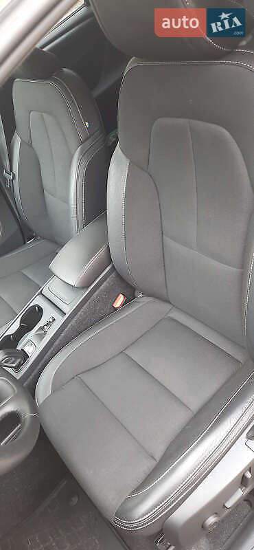 Внедорожник / Кроссовер Volvo XC40 2019 в Киеве