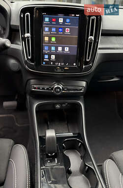 Внедорожник / Кроссовер Volvo XC40 2022 в 