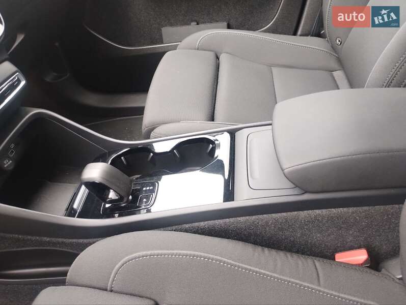 Внедорожник / Кроссовер Volvo XC40 2023 в Дубно