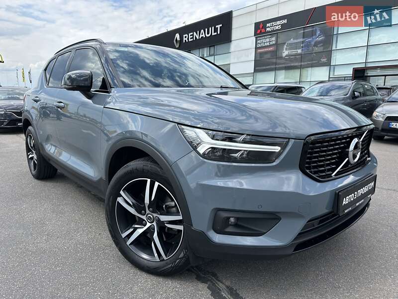Внедорожник / Кроссовер Volvo XC40 2020 в 