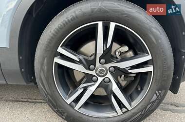 Внедорожник / Кроссовер Volvo XC40 2020 в 