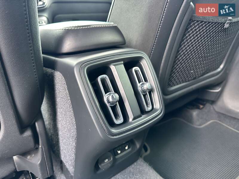 Внедорожник / Кроссовер Volvo XC40 2020 в Киеве