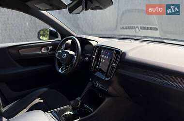 Внедорожник / Кроссовер Volvo XC40 2021 в 