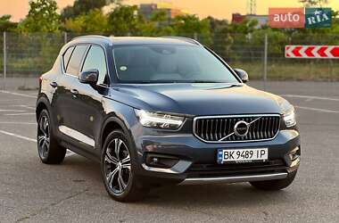 Внедорожник / Кроссовер Volvo XC40 2019 в 