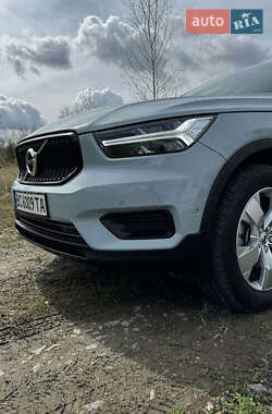 Внедорожник / Кроссовер Volvo XC40 2018 в 