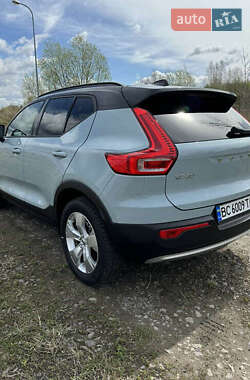 Внедорожник / Кроссовер Volvo XC40 2018 в 