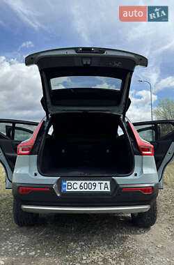 Внедорожник / Кроссовер Volvo XC40 2018 в 