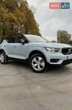 Внедорожник / Кроссовер Volvo XC40 2018 в 