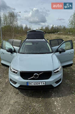 Внедорожник / Кроссовер Volvo XC40 2018 в 