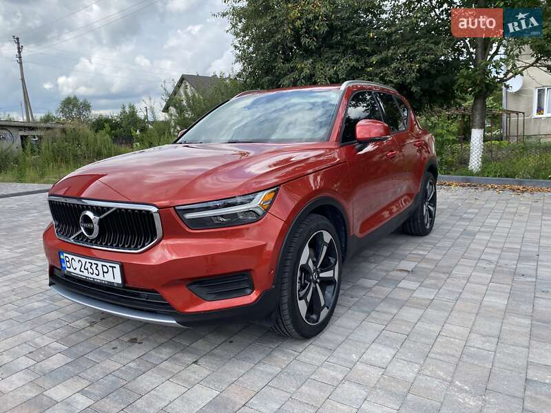 Внедорожник / Кроссовер Volvo XC40 2018 в 