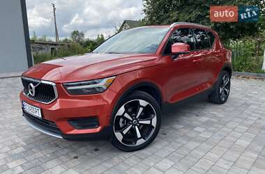 Внедорожник / Кроссовер Volvo XC40 2018 в 