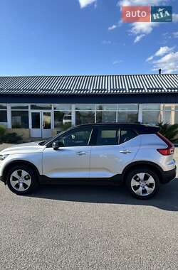 Внедорожник / Кроссовер Volvo XC40 2018 в 